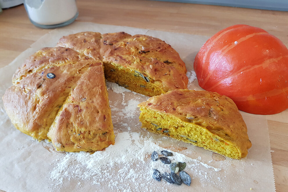 Kürbisbrot selber machen: herbstliches Rezept | Waschbär-Magazin