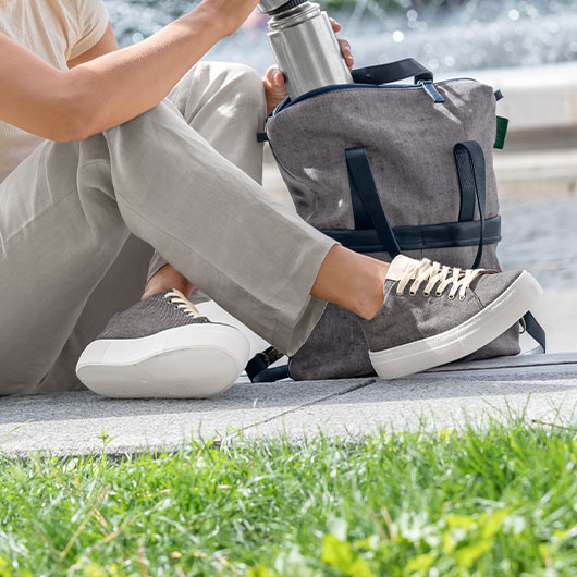 Stilvolle und bequeme Sneaker für Damen mit höchsten ökologischen Ansprüchen.