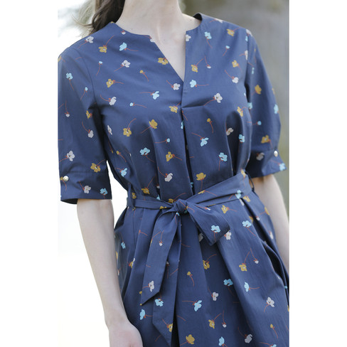 Blusenkleid mit Bindegürtel aus Bio-Baumwolle, nachtblau