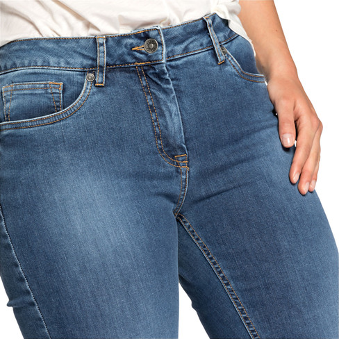Jeans DIE ENGE aus Bio-Baumwolle, lightblue