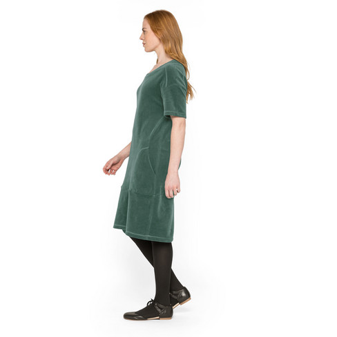 Nicki-Kleid mit Ziernähten aus Bio-Baumwolle, seegras